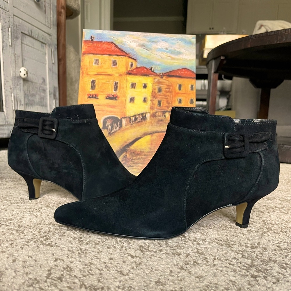 Bella Vita Bindi Bootie new w box